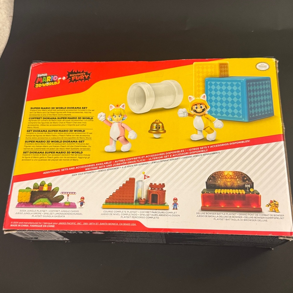 NEW Nintendo Super Mario 3D World Diorama Set - Picture 2 of 2